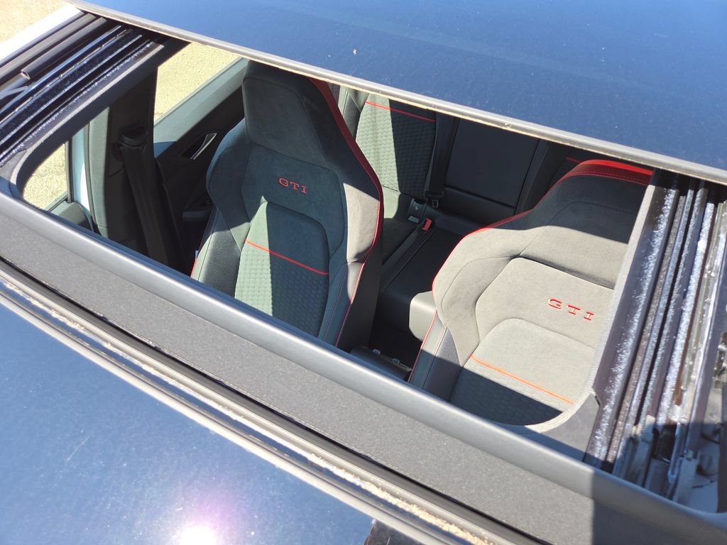 New 2026 Volkswagen GTI SE FWD image 3