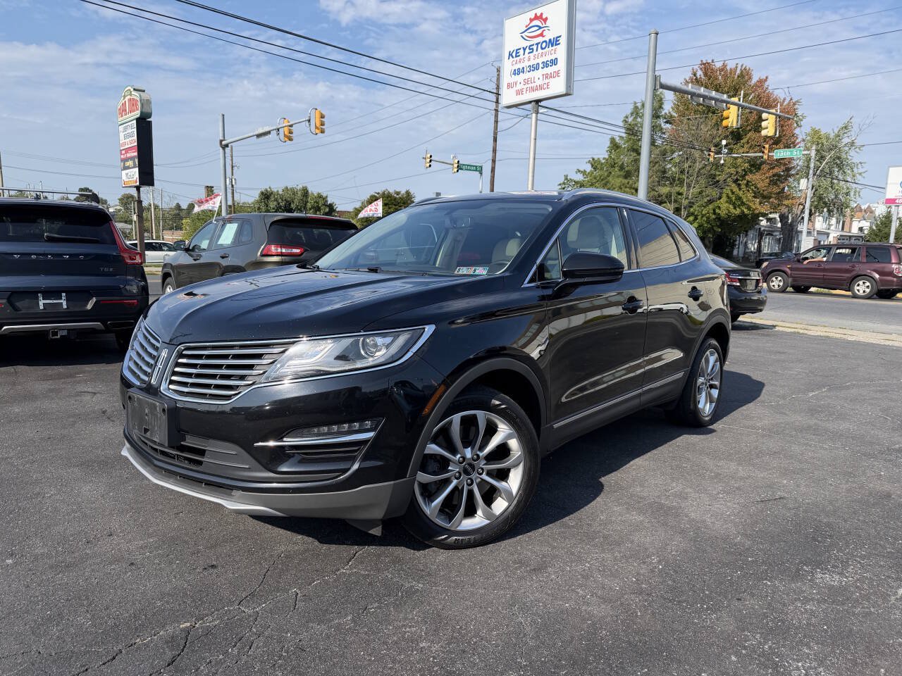 Used 2018 Lincoln MKC Select w/ Select Plus Package AWD/4WD image 2