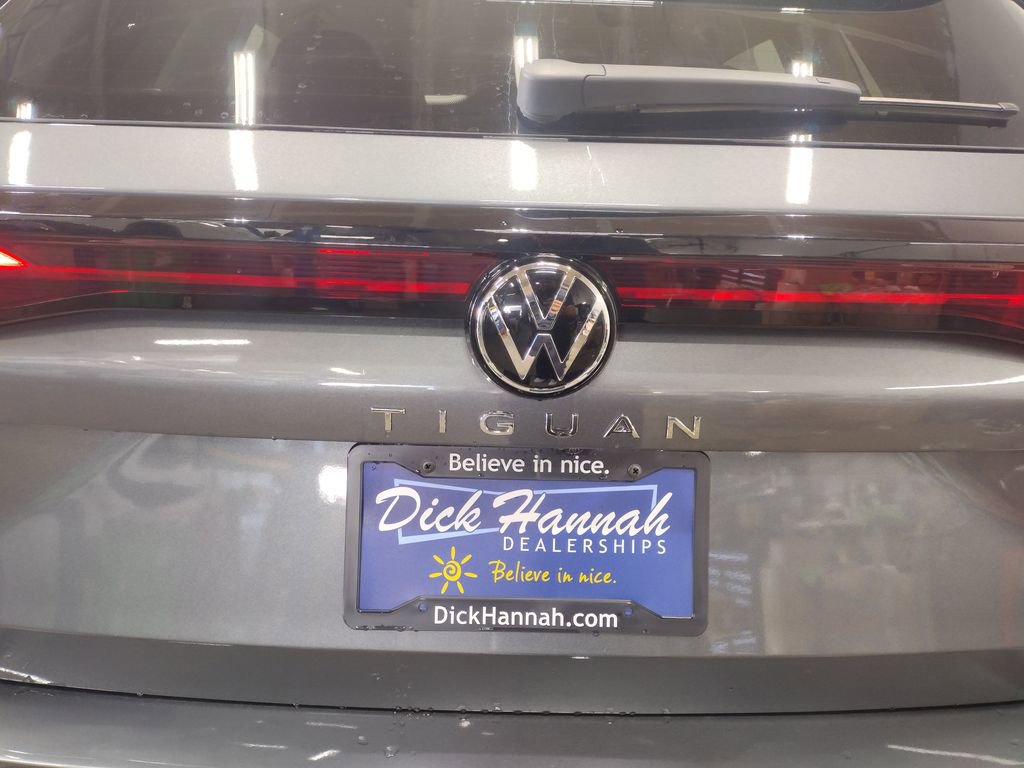 New 2025 Volkswagen Tiguan SE image 14