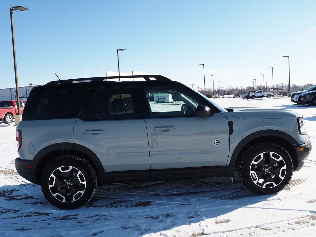 Used 2023 Ford Bronco Sport Outer Banks w/ Tech Package image 4