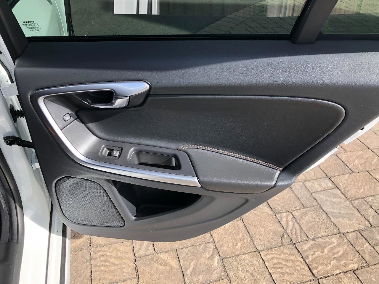 Used 2017 Volvo V60 T5 Cross Country w/ Convenience Package image 29