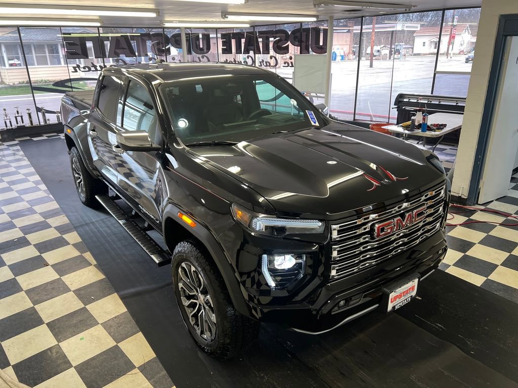 Used 2025 GMC Canyon Denali AWD/4WD image 23