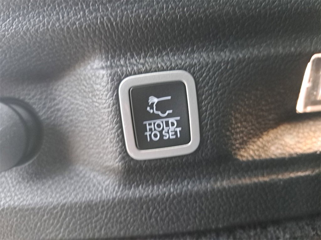 Used 2022 Jeep Grand Cherokee L Overland w/ Luxury Tech Group IV image 15