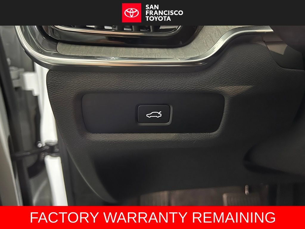 Used 2026 Volvo V60 B5 Cross Country Ultra w/ Climate Package AWD/4WD image 35