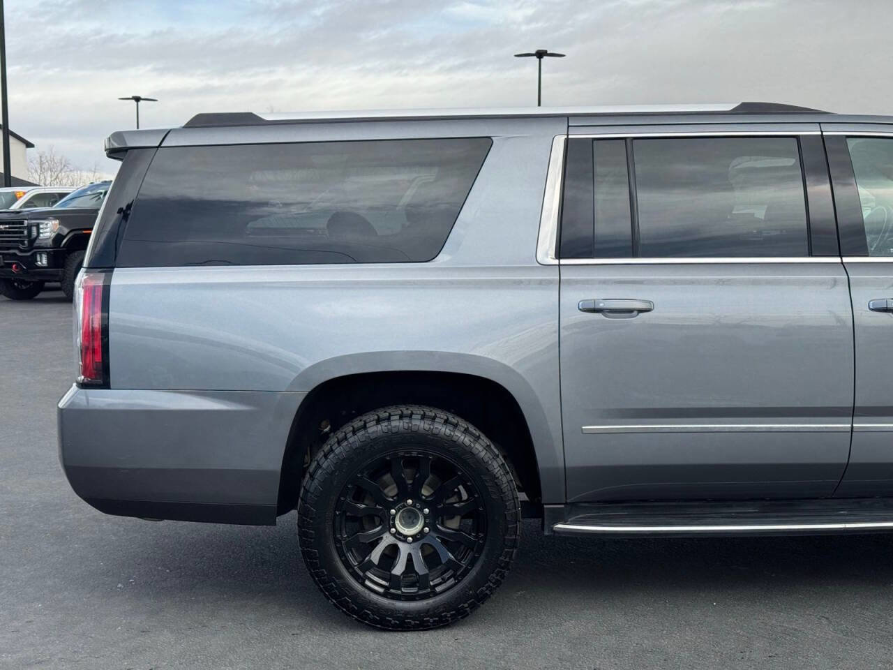 Used 2019 GMC Yukon XL Denali AWD/4WD image 5
