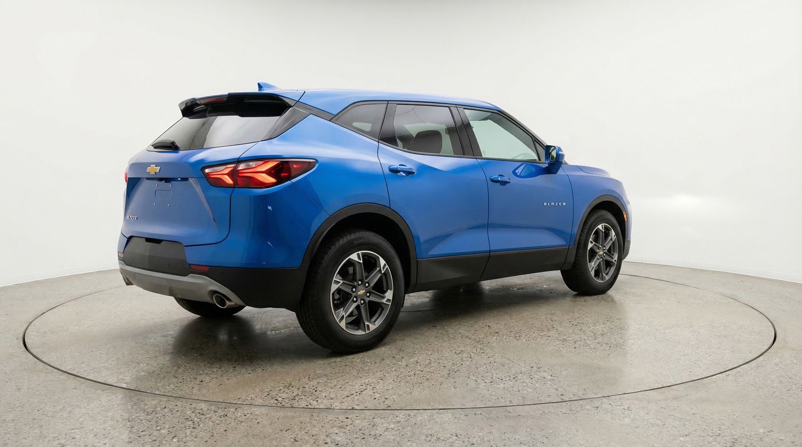 Used 2025 Chevrolet Blazer LT image 9