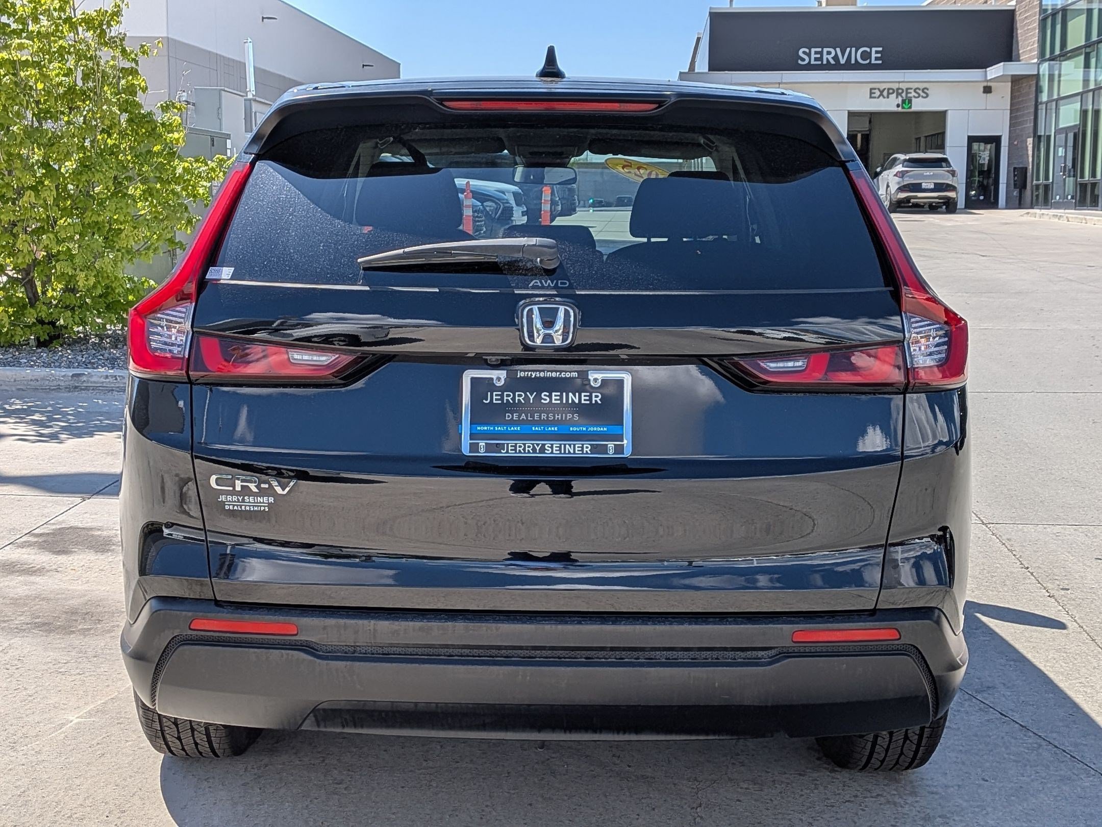 Used 2025 Honda CR-V LX image 5
