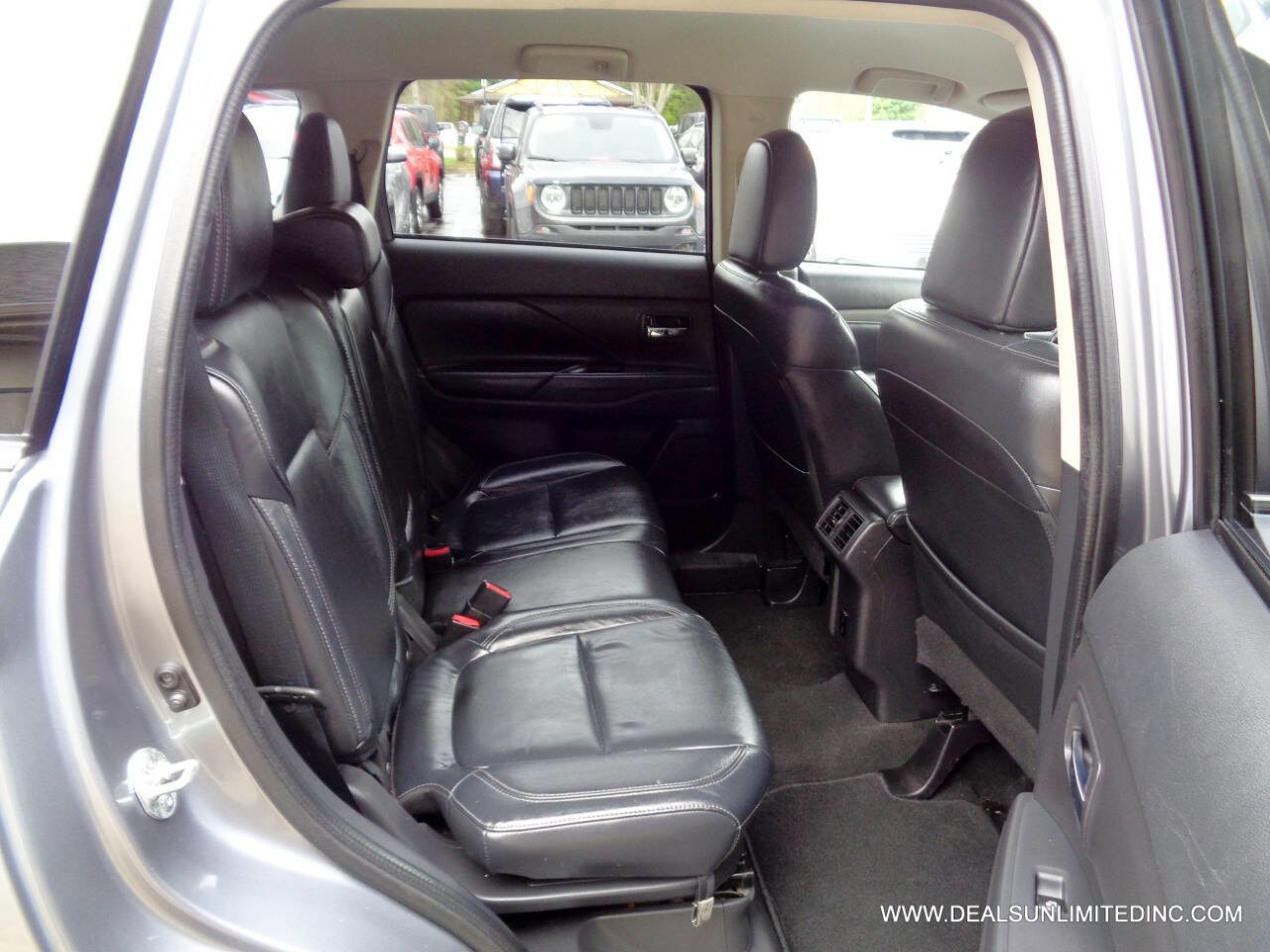 Used 2020 Mitsubishi Outlander SEL image 21