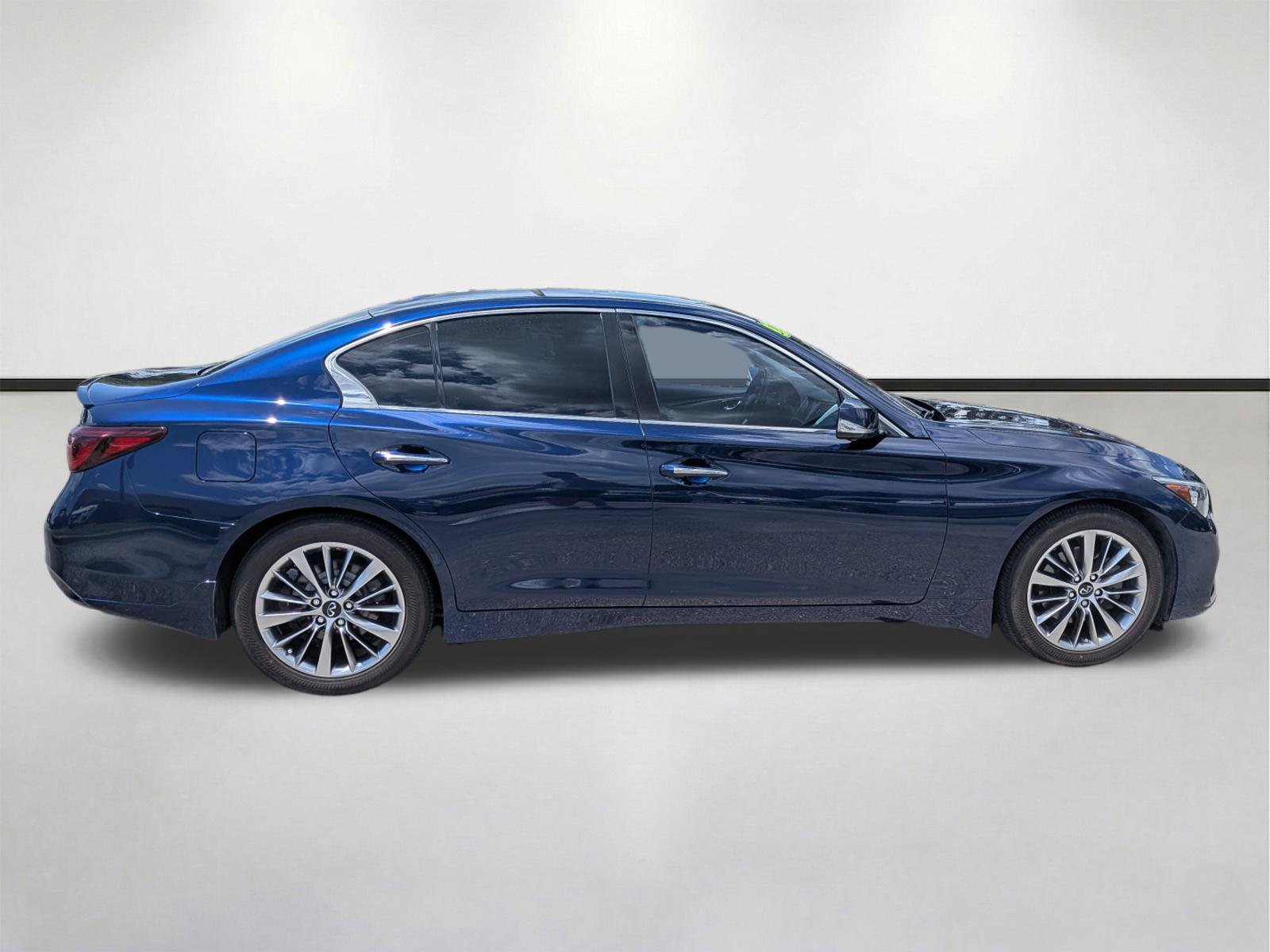 Used 2022 INFINITI Q50 Luxe w/ Cargo Package RWD image 3