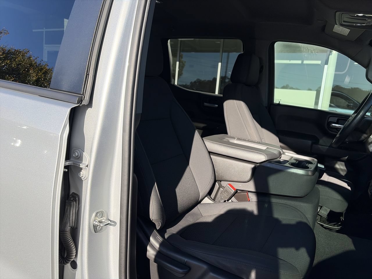 Used 2021 Chevrolet Silverado 1500 Custom Trail Boss w/ LPO, Dark Essentials Package AWD/4WD image 33