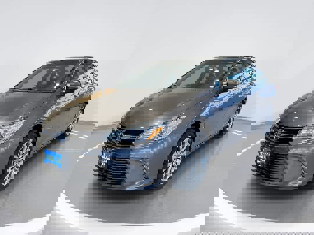 Used 2017 Toyota Camry XLE w/ Moonroof Package image 1