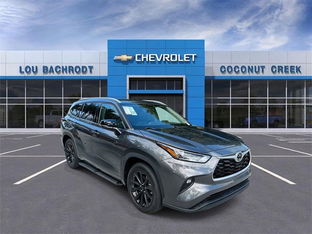 Used 2022 Toyota Highlander XLE image 1