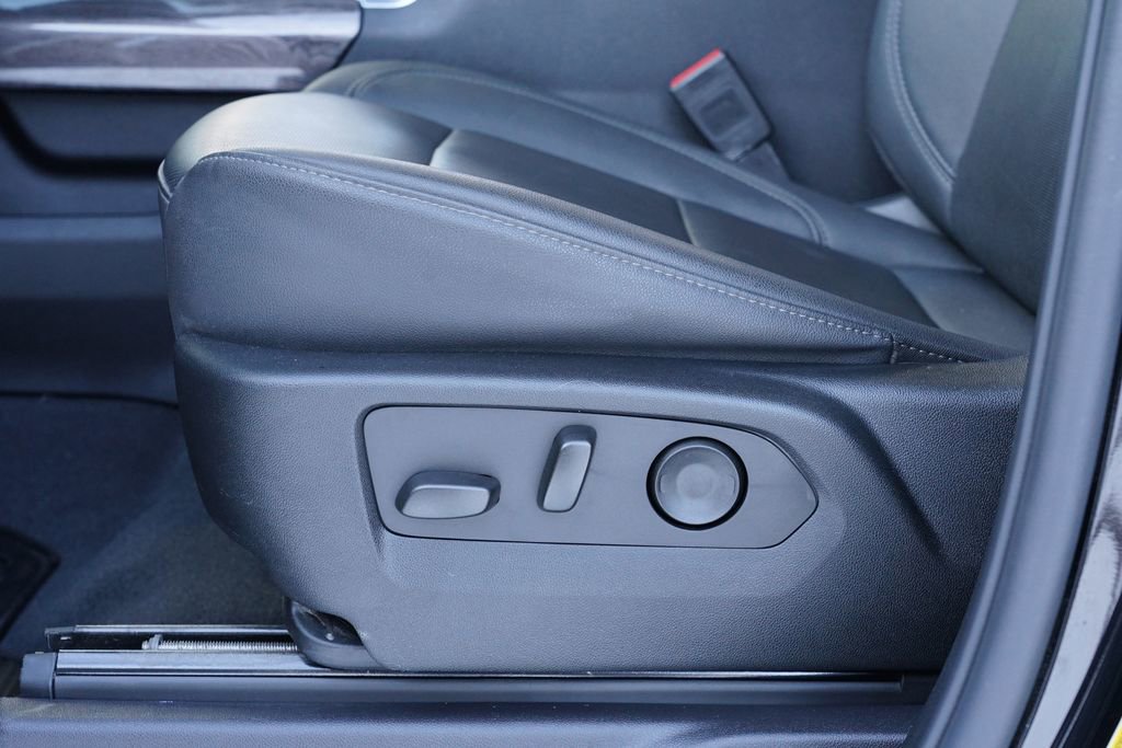 Used 2025 Chevrolet Silverado 3500 LTZ w/ LTZ Plus Package image 16