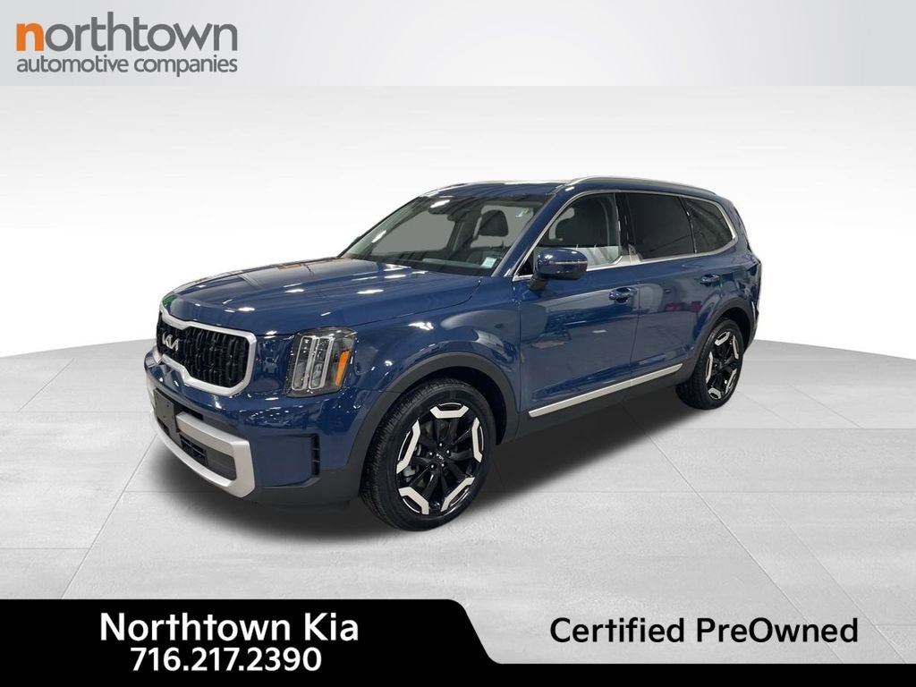 Used 2024 Kia Telluride EX w/ EX Captain's Chair Package image 1
