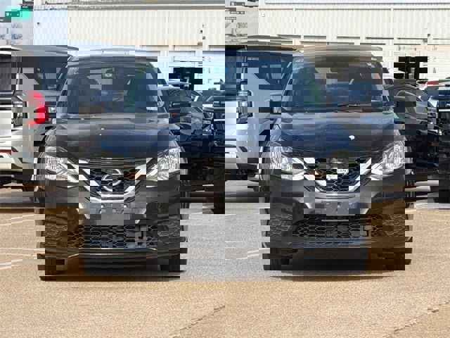 Used 2019 Nissan Sentra S w/ Appearance Package image 2