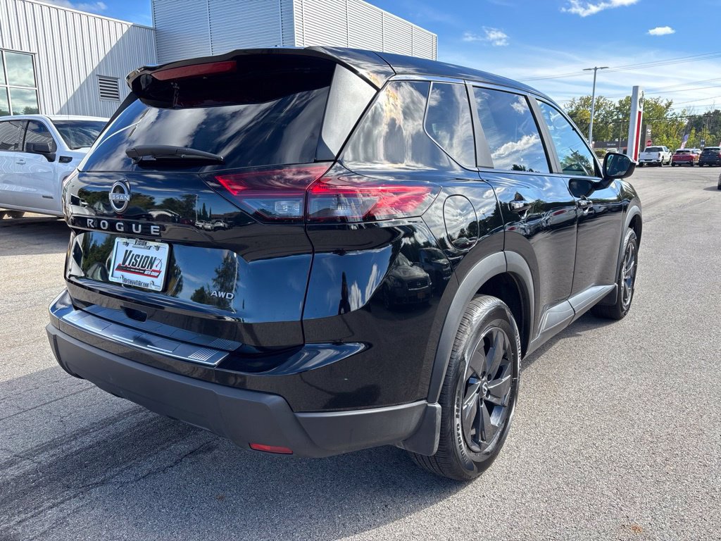Used 2026 Nissan Rogue SV AWD/4WD image 5