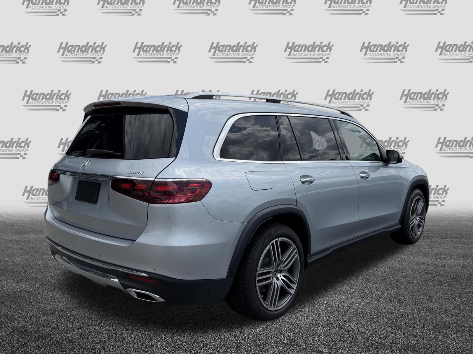 Used 2024 Mercedes-Benz GLS 450 4MATIC image 10