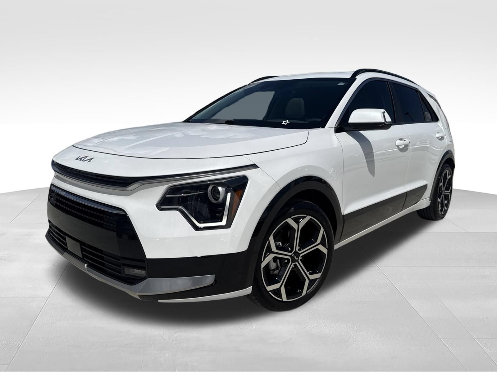 Used 2023 Kia Niro EX Touring