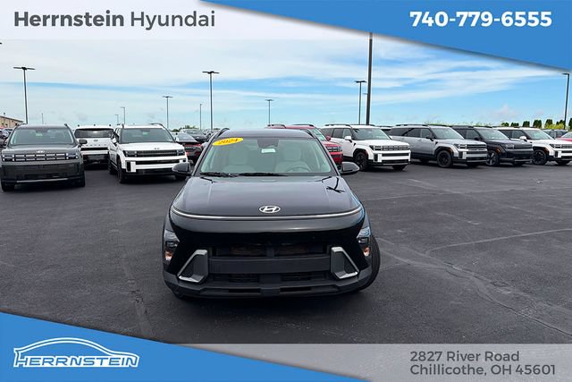 Used 2024 Hyundai Kona SEL FWD image 2