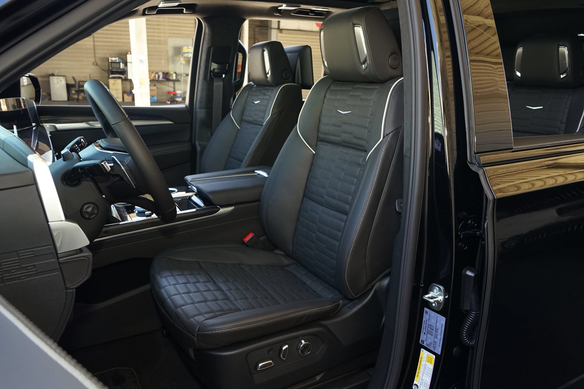 Used 2026 Cadillac Escalade V AWD/4WD image 9