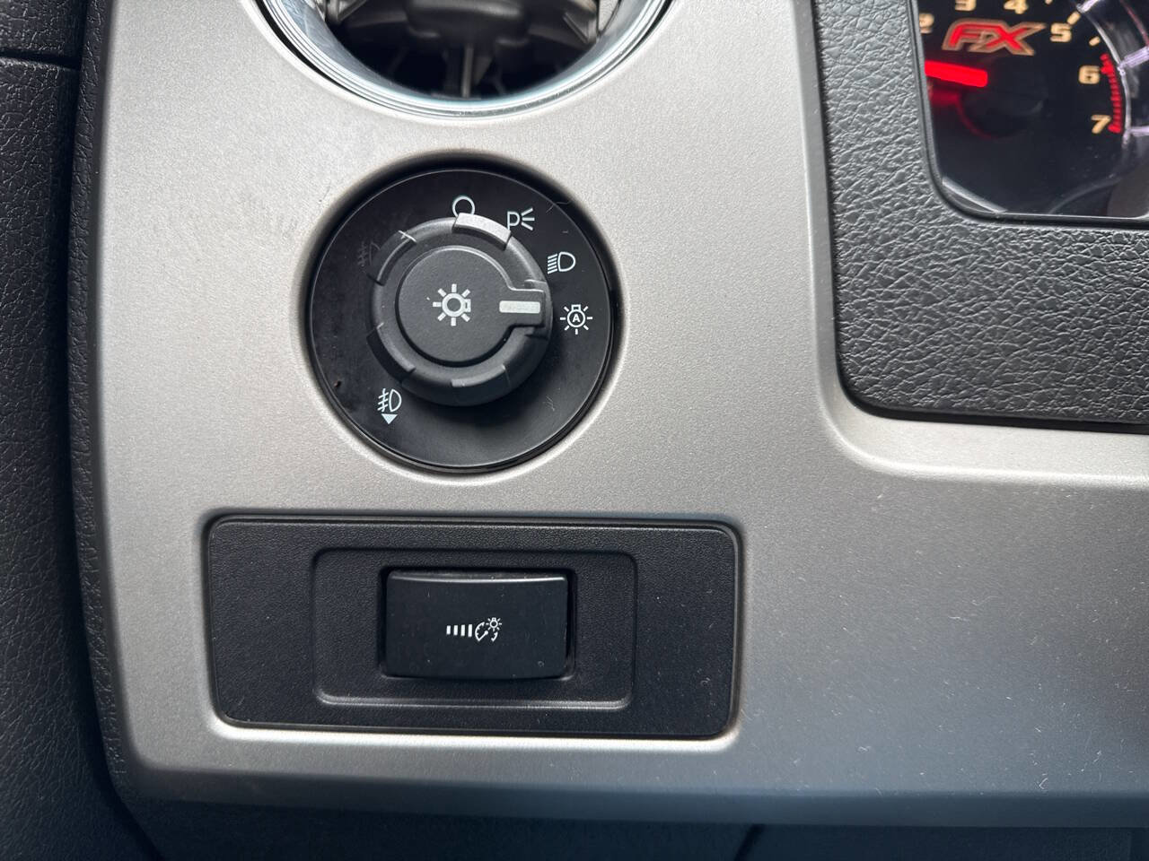 Used 2014 Ford F150 FX4 w/ Equipment Group 402A Luxury image 29