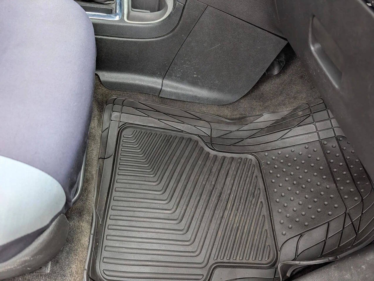 Used 2011 Chevrolet HHR LS FWD image 27