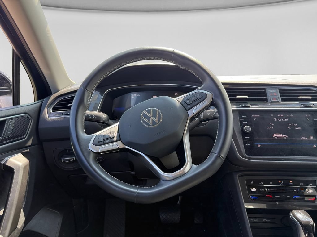 Used 2023 Volkswagen Tiguan SE AWD/4WD image 14