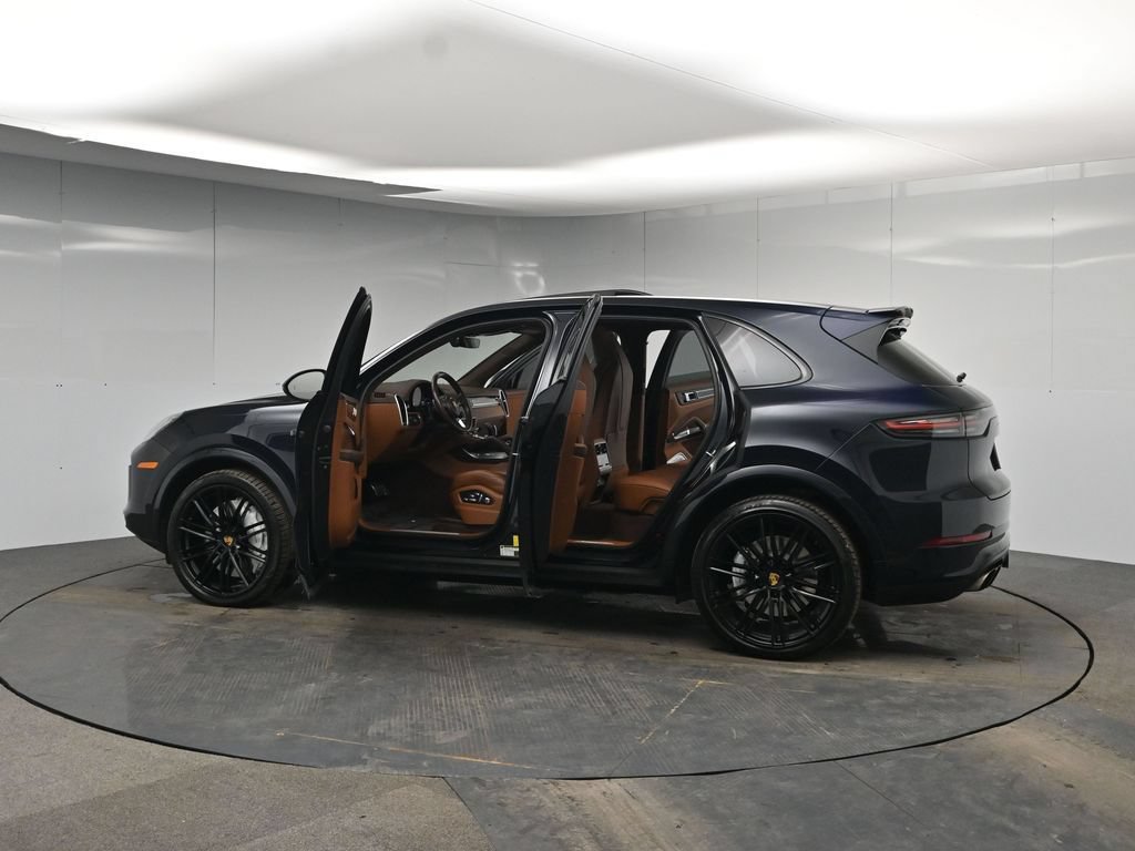 Used 2021 Porsche Cayenne Turbo w/ Premium Package Plus AWD/4WD image 56