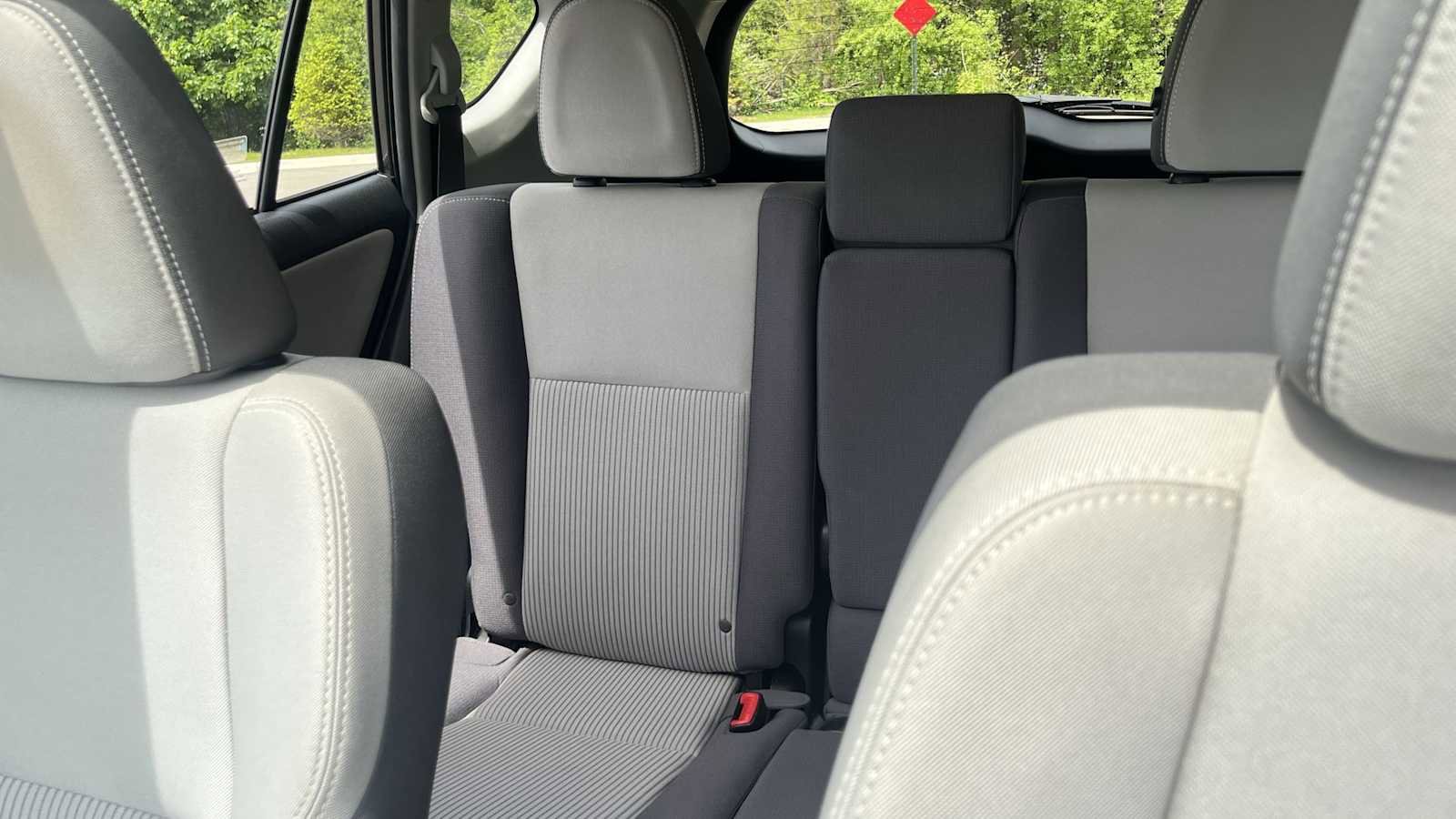 Used 2015 Toyota RAV4 XLE AWD/4WD image 28