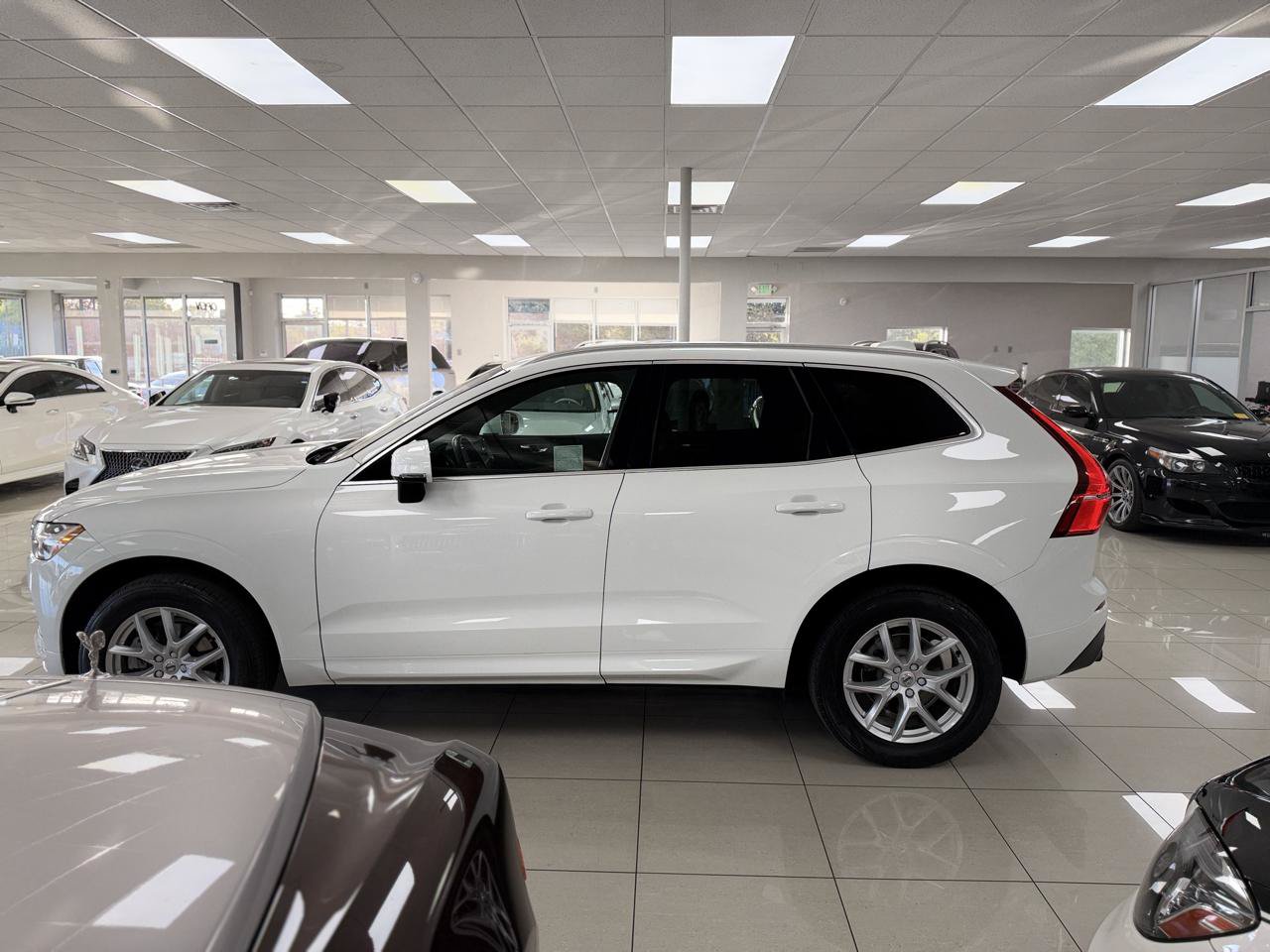 Used 2020 Volvo XC60 T5 Momentum AWD/4WD image 3