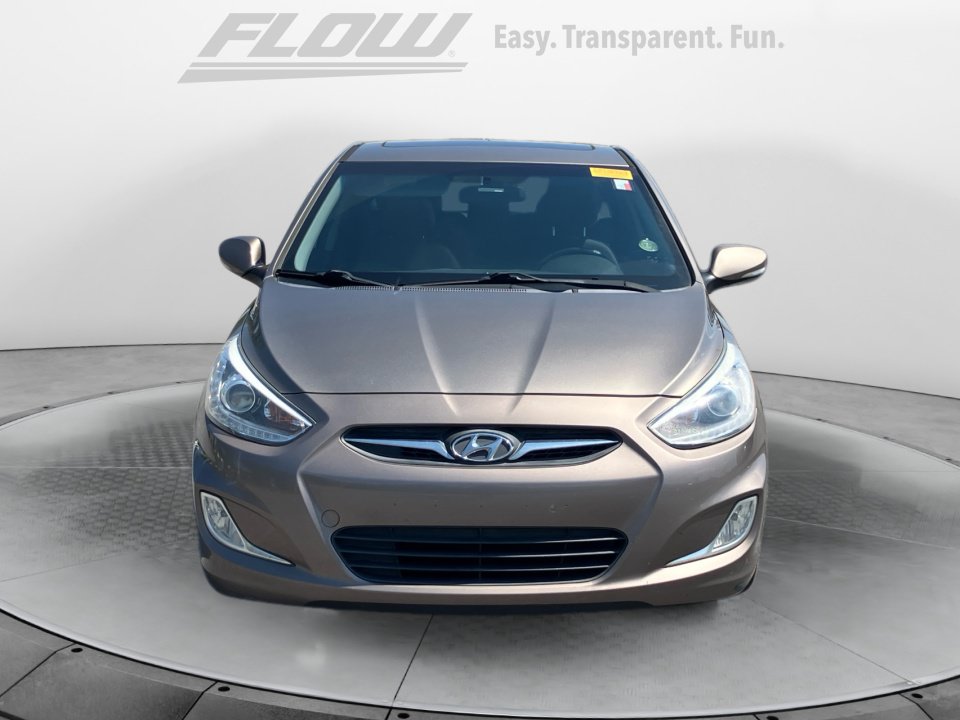 Used 2014 Hyundai Accent SE w/ Option Group 3 FWD image 3