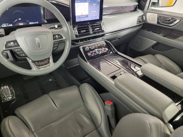 Used 2020 Lincoln Navigator Reserve w/ Equipment Group 208A Reserve AWD/4WD image 40