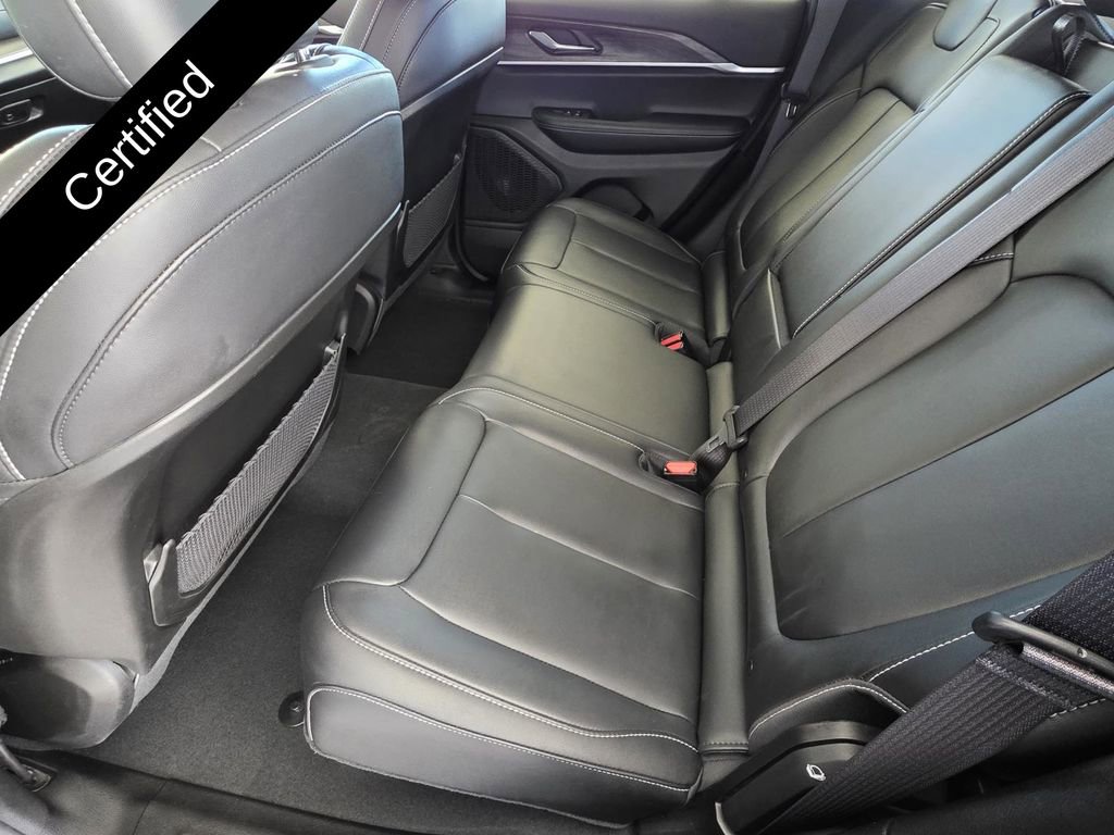 Used 2025 Jeep Grand Cherokee Limited image 9