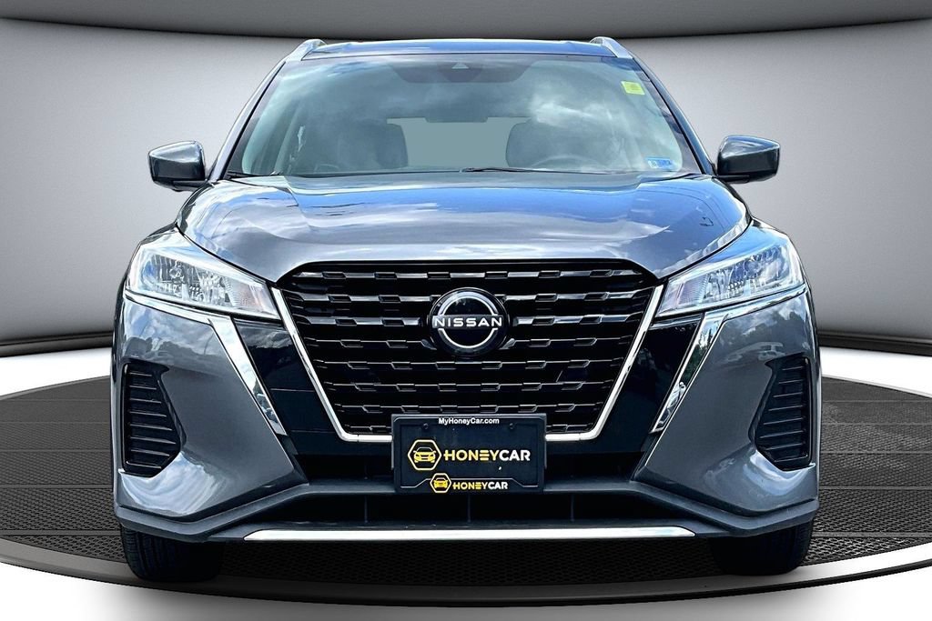 Used 2022 Nissan Kicks SV FWD image 2