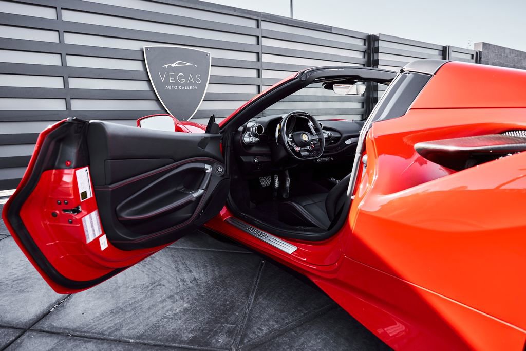 Used 2023 Ferrari F8 Tributo image 33