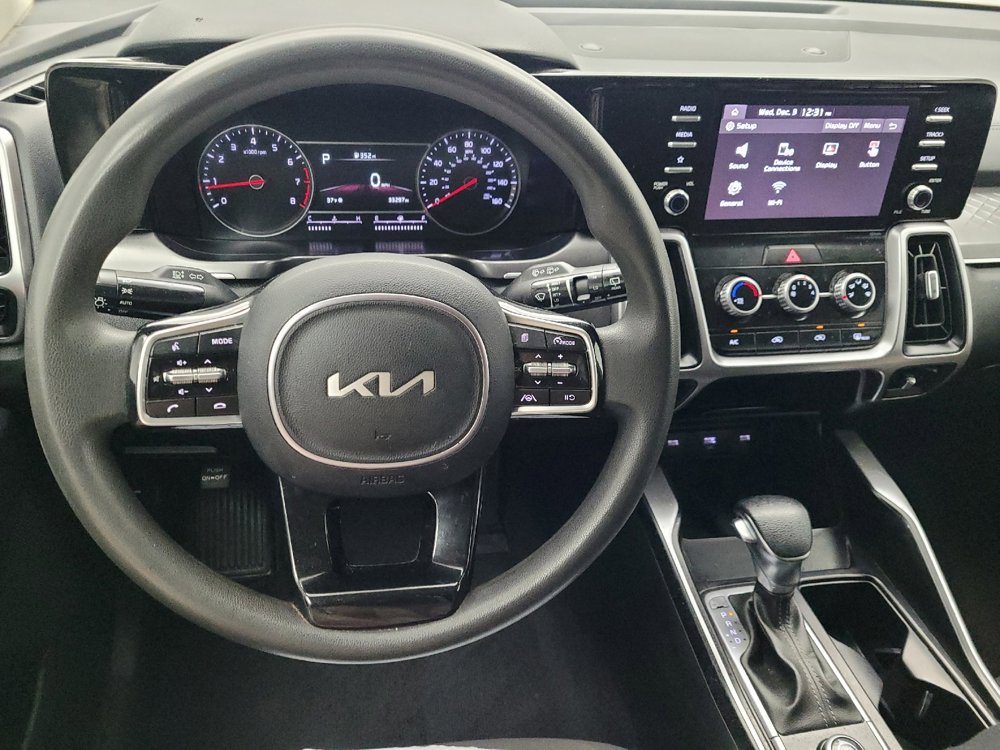 Used 2023 Kia Sorento LX image 22