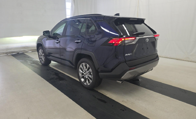 Used 2025 Toyota RAV4 Limited w/ Advanced Technology Package AWD/4WD image 4
