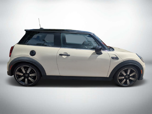Used 2022 MINI Cooper S w/ Driver Assistance Package FWD image 3