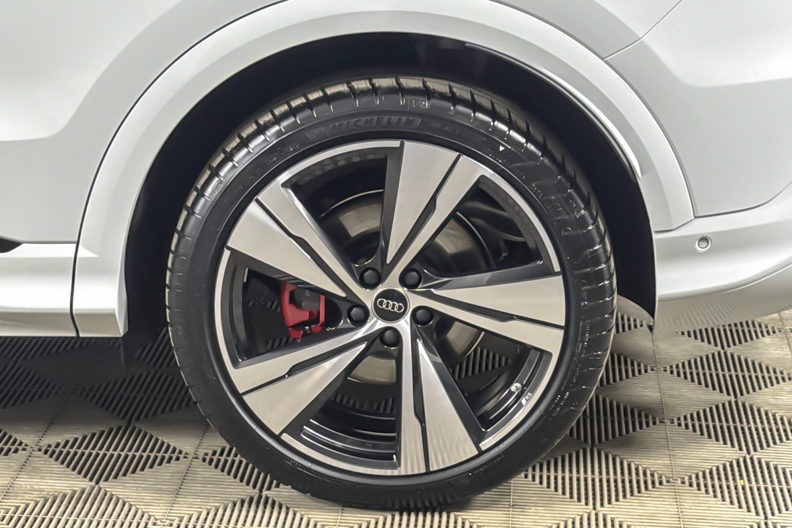 New 2025 Audi SQ5 Premium Plus image 23