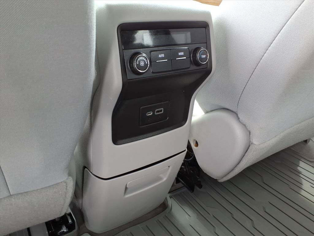 Used 2022 GMC Acadia SLE FWD image 16