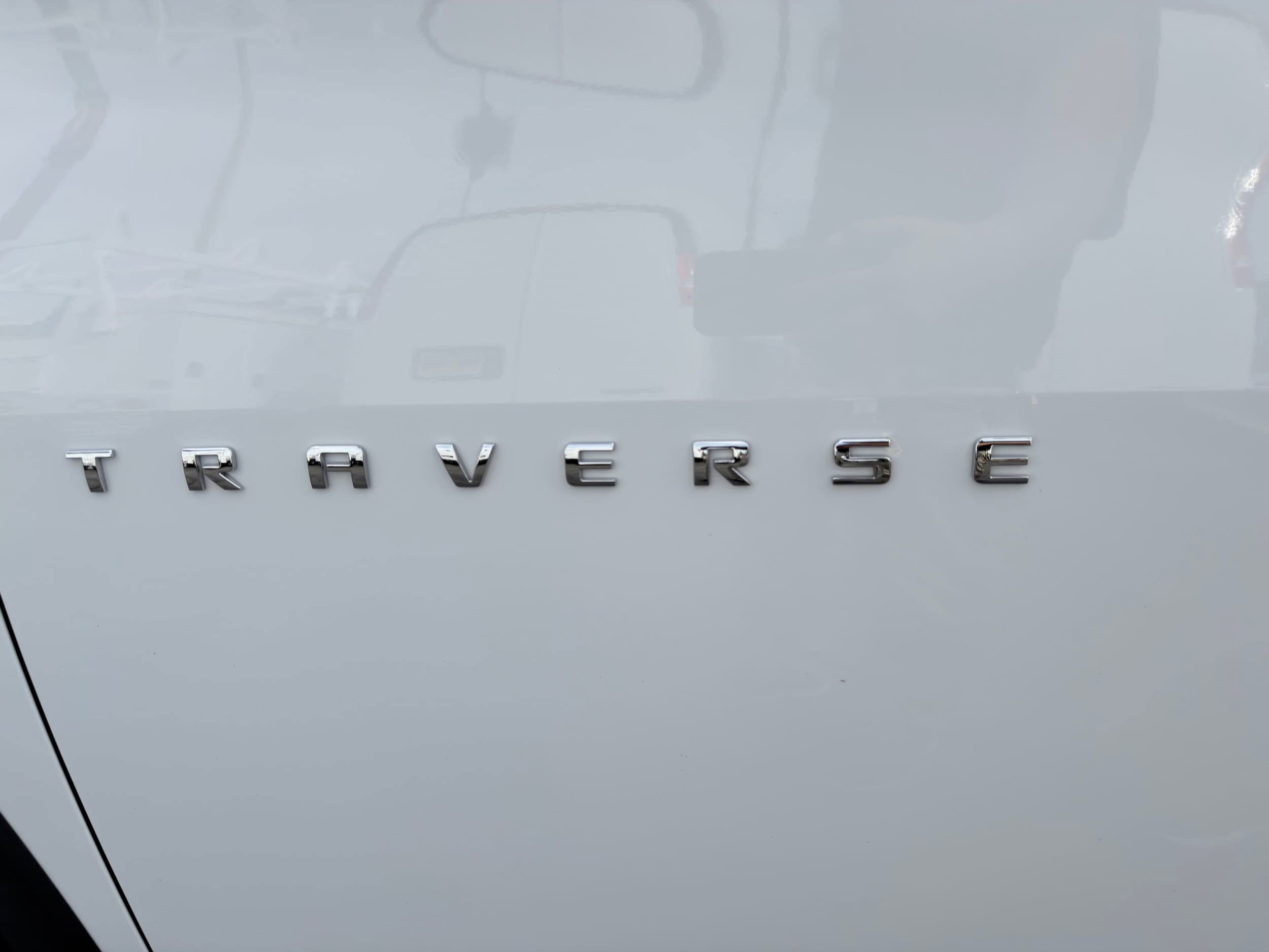 Used 2023 Chevrolet Traverse LT FWD image 33