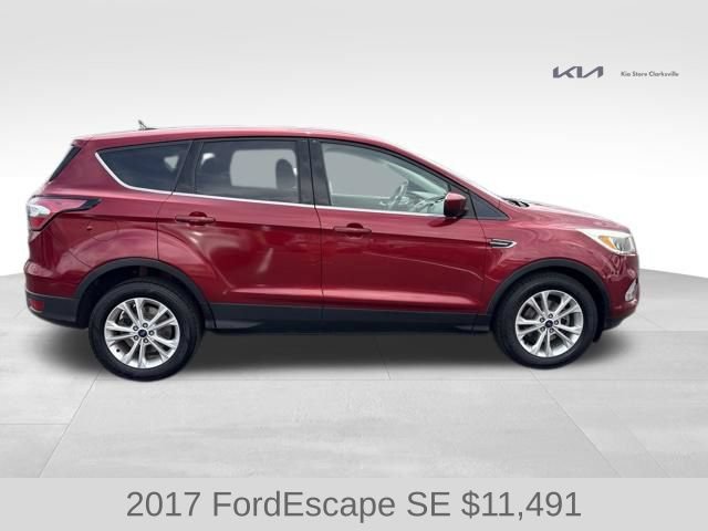 Used 2017 Ford Escape SE FWD image 9