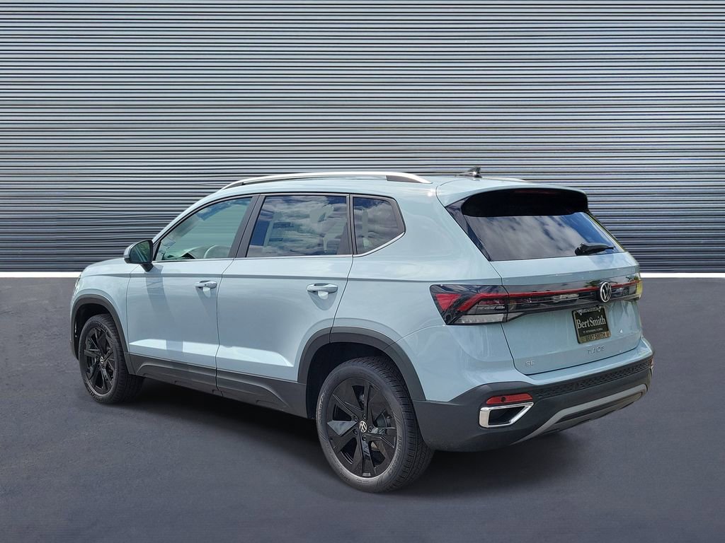 New 2026 Volkswagen Taos SE image 4