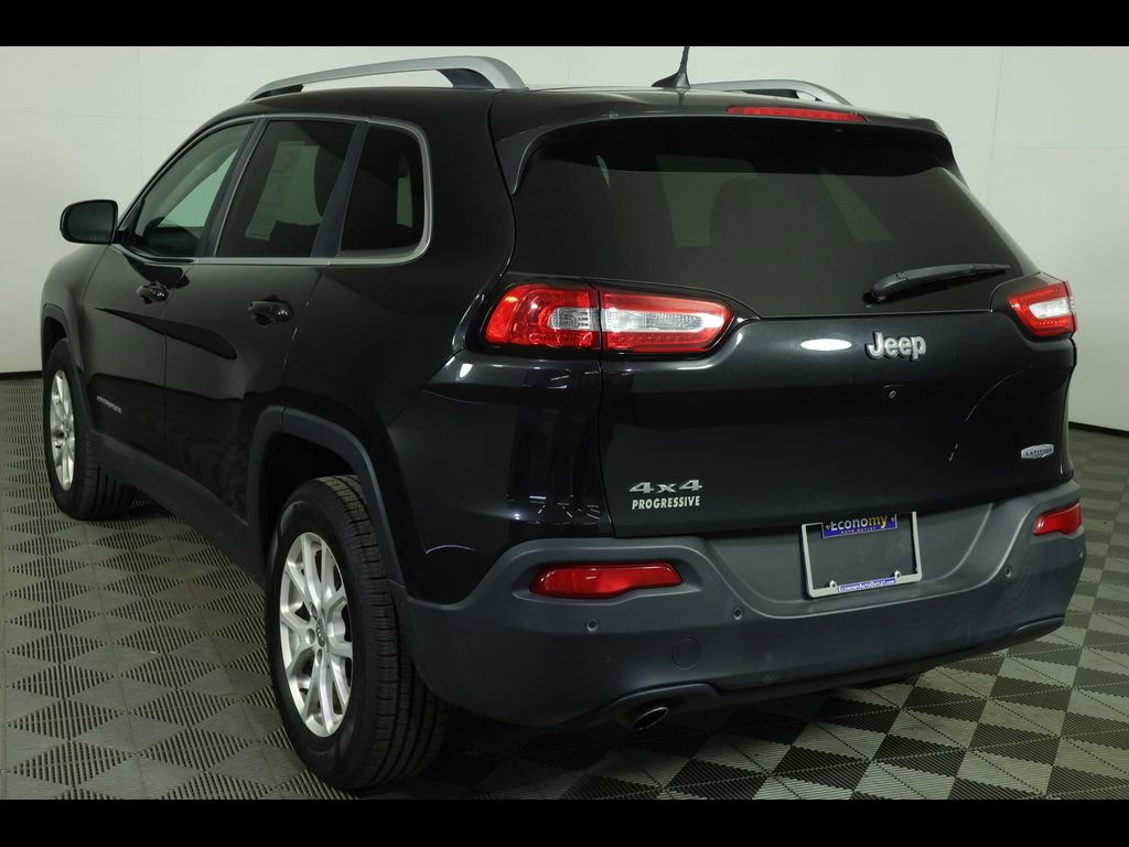 Used 2016 Jeep Cherokee Latitude w/ Safety/Convenience Group AWD/4WD image 6