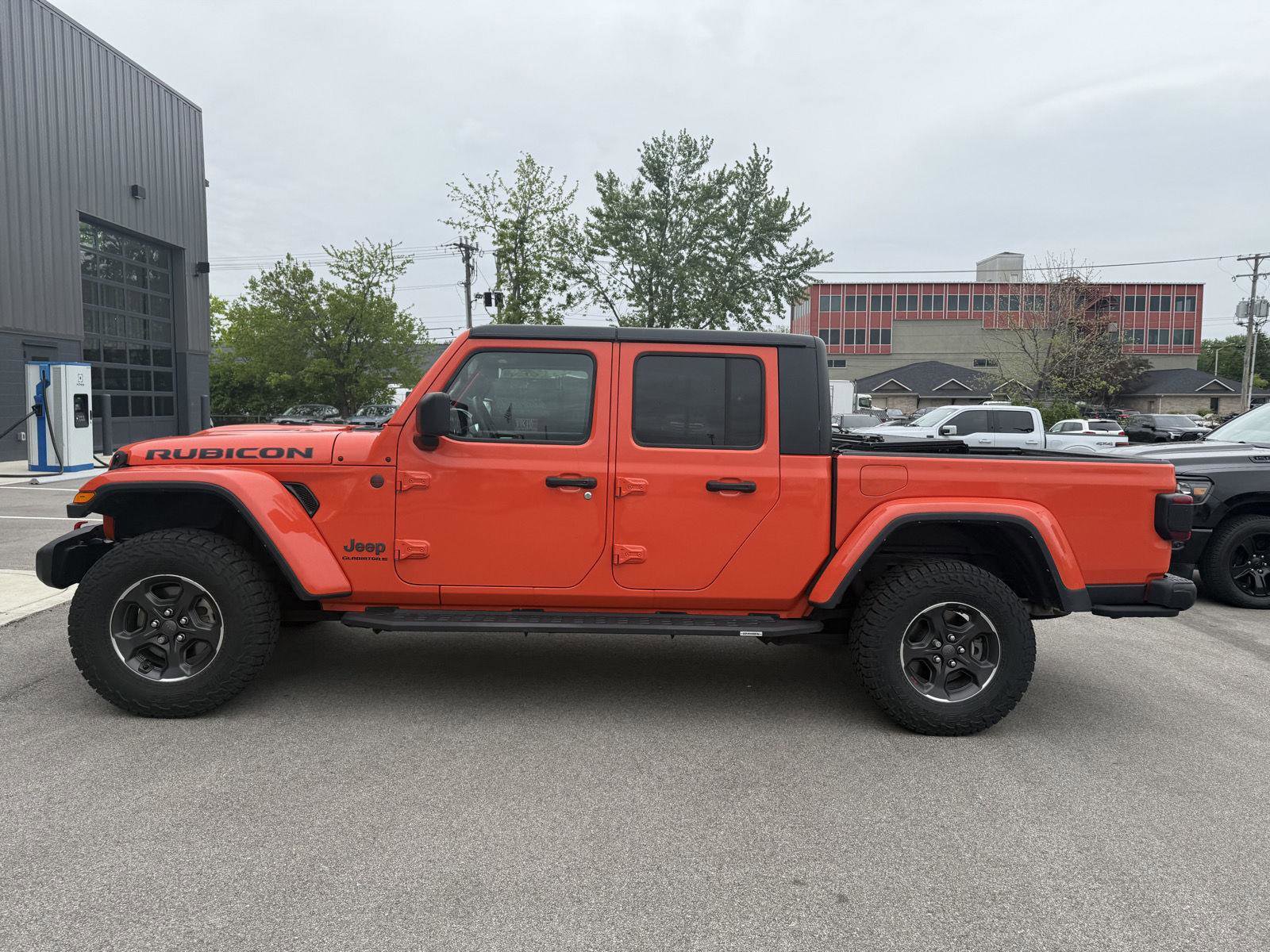 Used 2023 Jeep Gladiator Rubicon w/ LED Lighting Group AWD/4WD image 6
