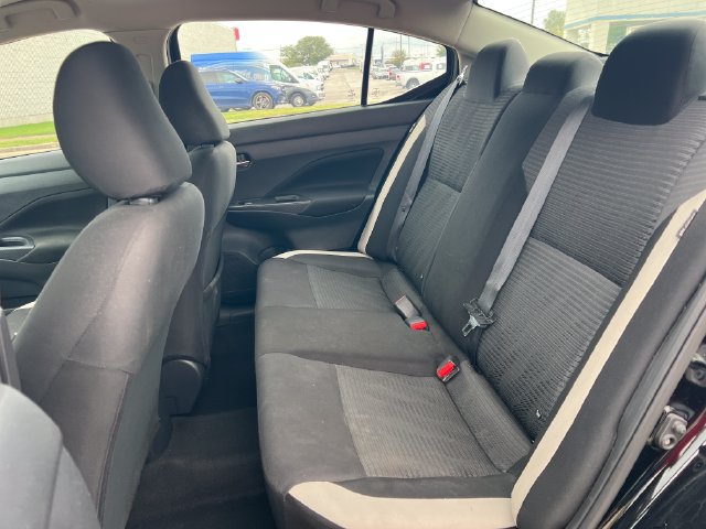 Used 2021 Nissan Versa SV FWD image 33