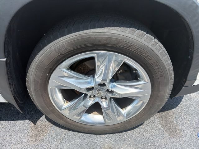 Used 2015 Toyota Highlander Limited AWD/4WD image 3