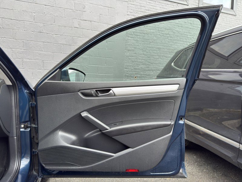 Used 2018 Volkswagen Passat 2.0T S image 11