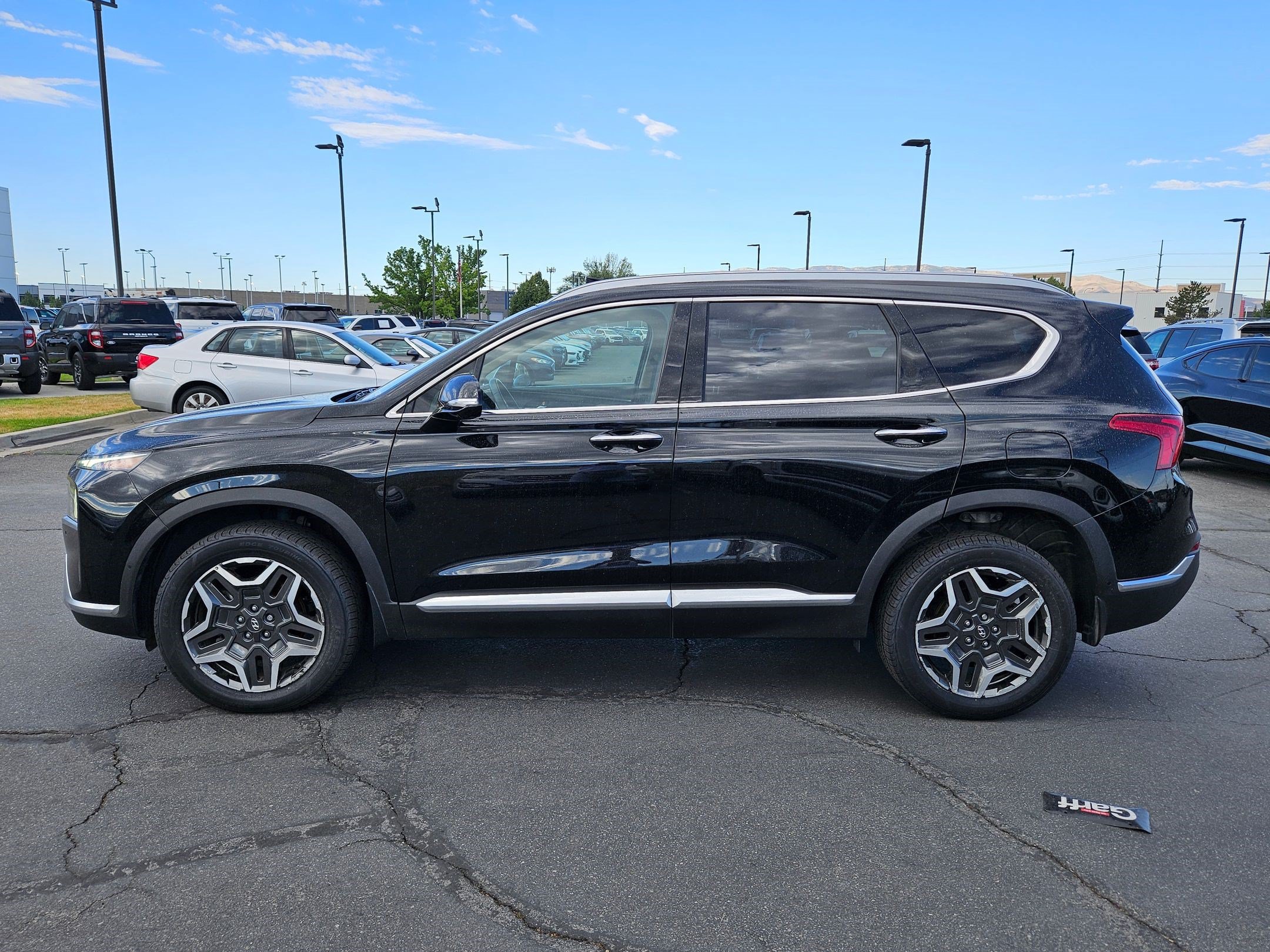 Used 2023 Hyundai Santa Fe Limited w/ Cargo Package AWD/4WD image 10