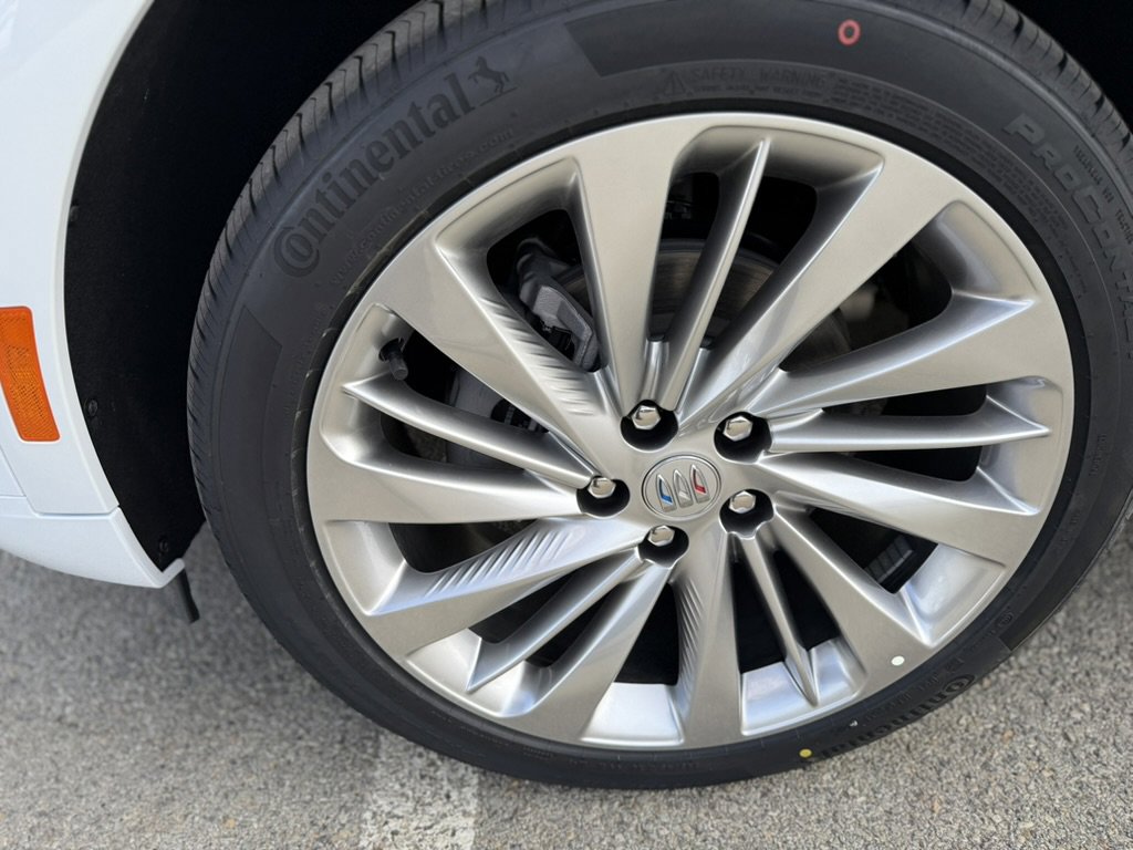 New 2026 Buick Envision Avenir image 9